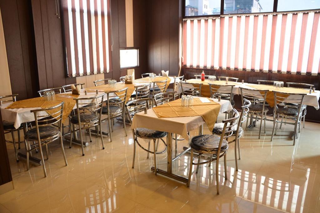 Hotel Popular アムリトサル エクステリア 写真